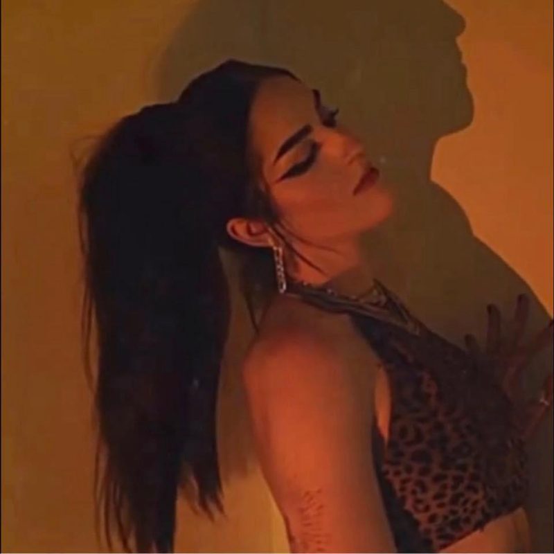 AVA (1)