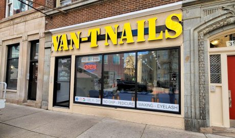 Van T Nails Business Photo