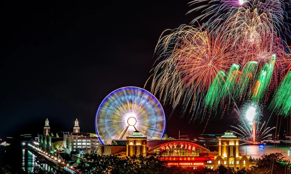 summer fireworks return to navy pier this weekend 1